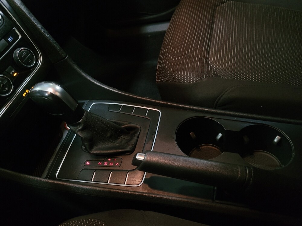 2017 Volkswagen Passat in Chesapeake, VA 23320 - 18098957 26