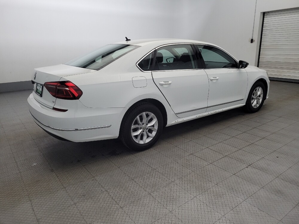 2017 Volkswagen Passat in Chesapeake, VA 23320 - 18098957 10