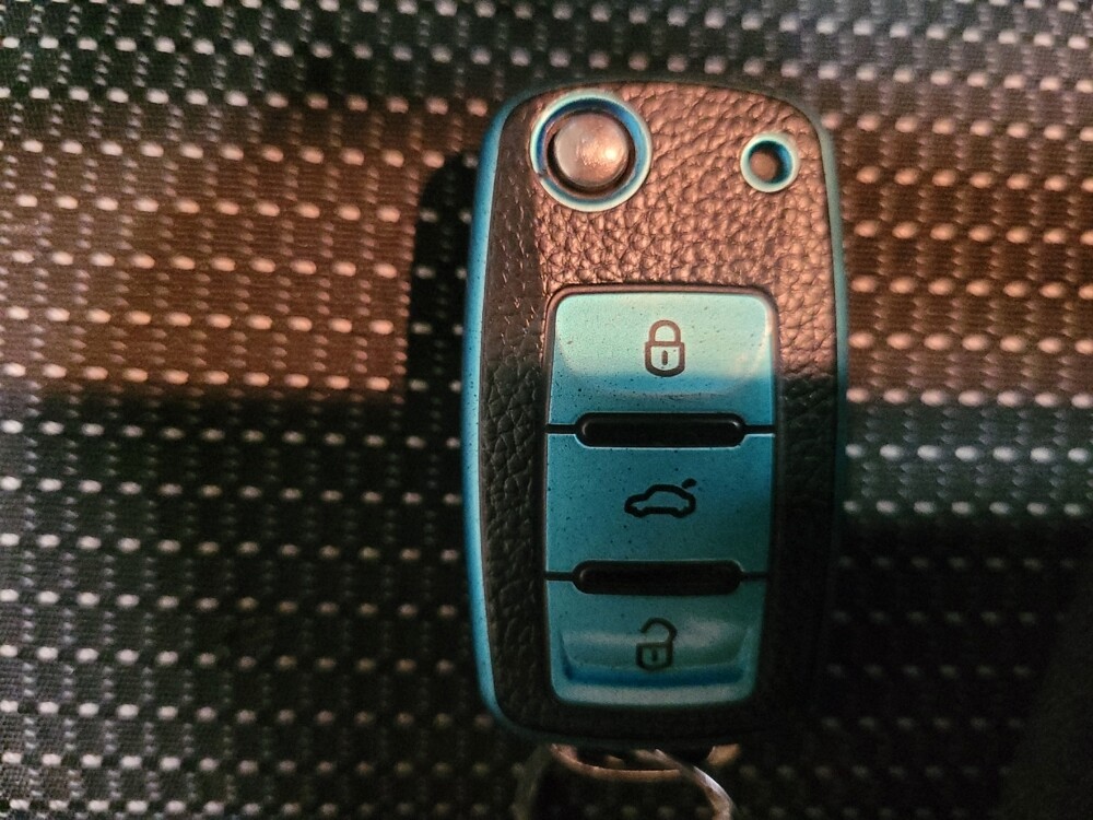 2017 Volkswagen Passat in Chesapeake, VA 23320 - 18098957 32