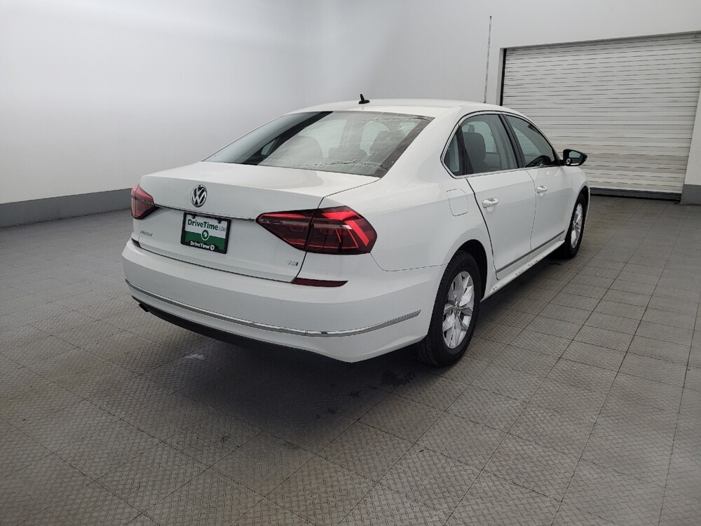 2017 Volkswagen Passat in Chesapeake, VA 23320 - 18098957 9