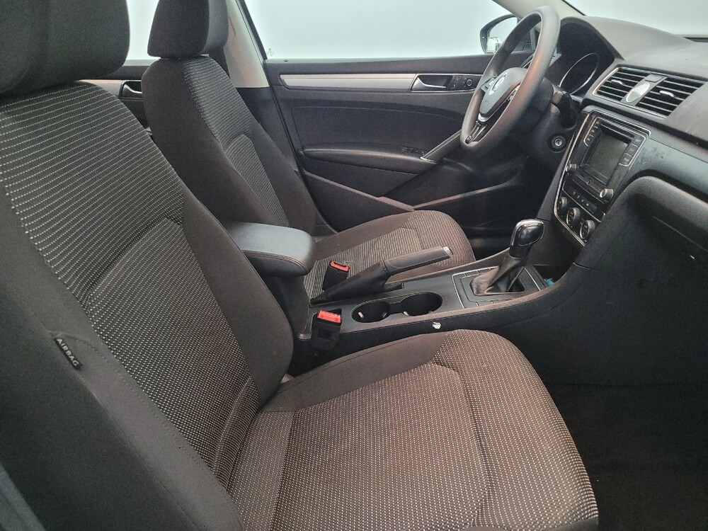 2017 Volkswagen Passat in Chesapeake, VA 23320 - 18098957 21