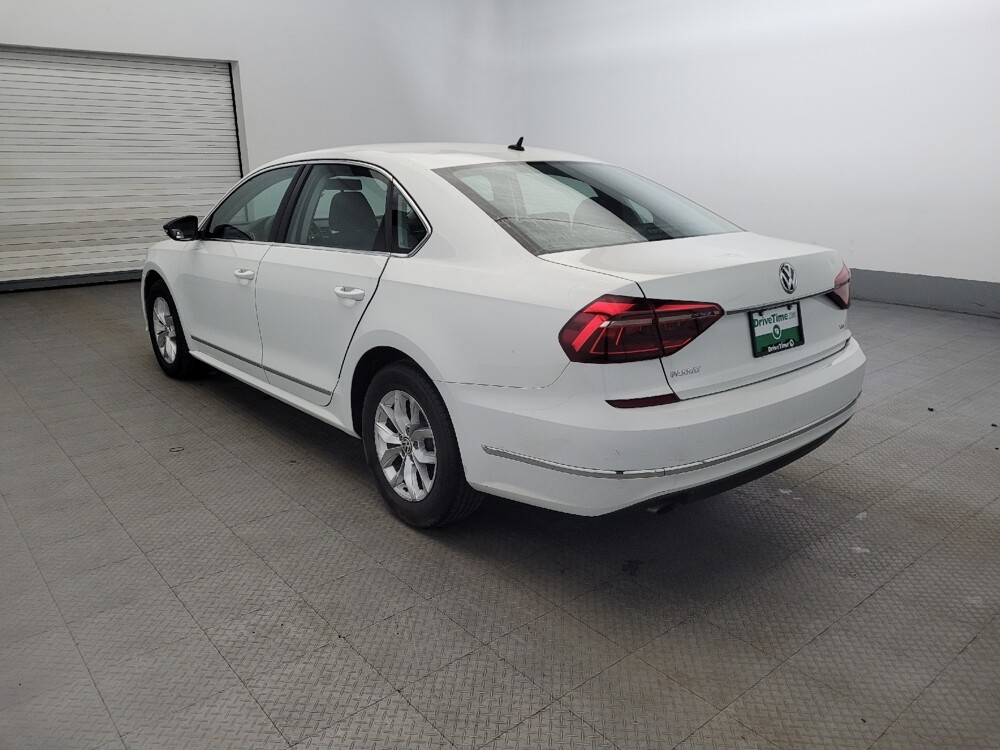 2017 Volkswagen Passat in Chesapeake, VA 23320 - 18098957 5