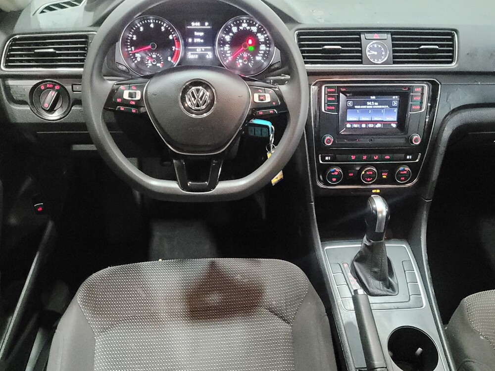 2017 Volkswagen Passat in Chesapeake, VA 23320 - 18098957 22