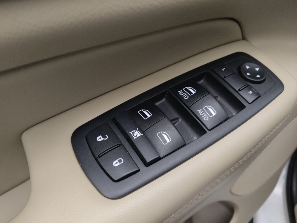 2017 Jeep Grand Cherokee in Lombard, IL 60148 - 18098971 27