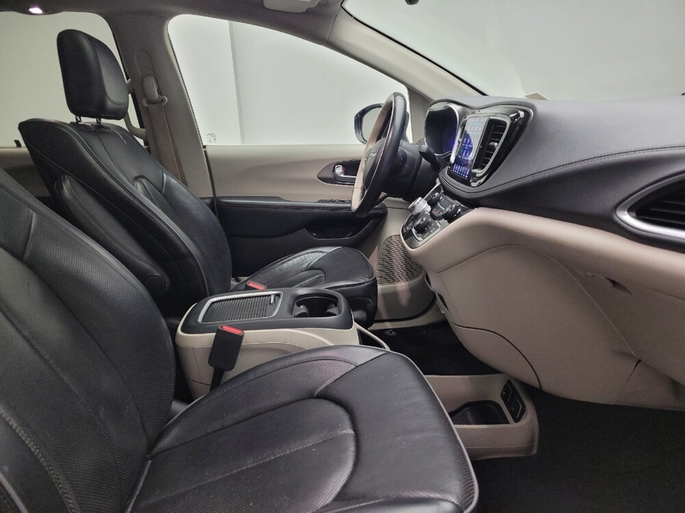 2018 Chrysler Pacifica in Taylor, MI 48180 - 18098973 21