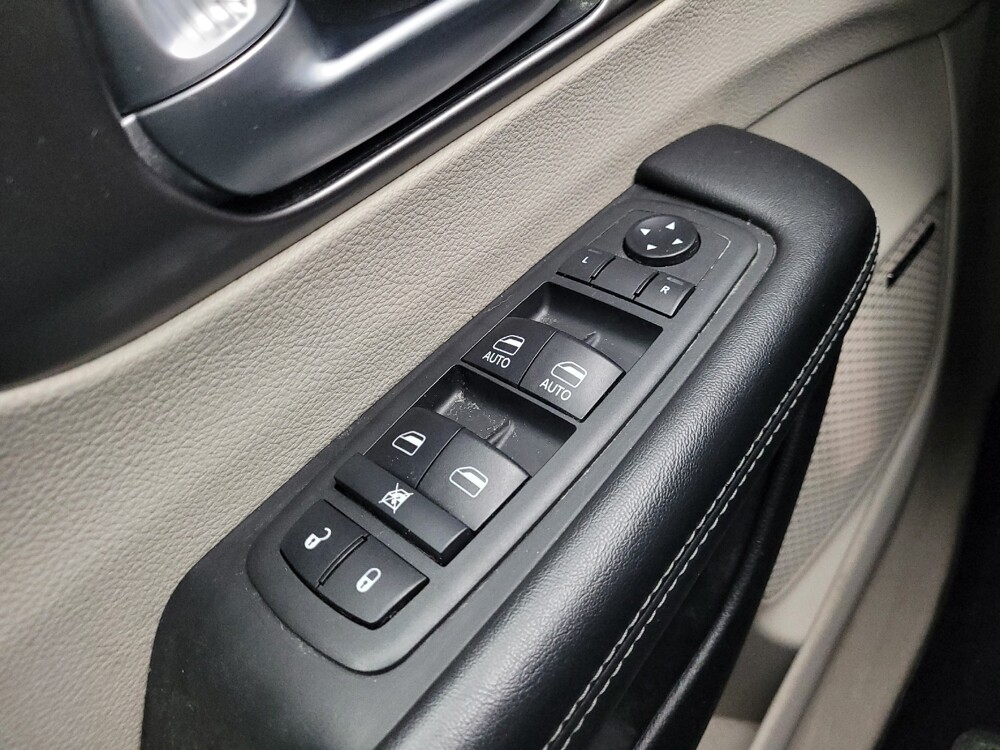 2018 Chrysler Pacifica in Taylor, MI 48180 - 18098973 27