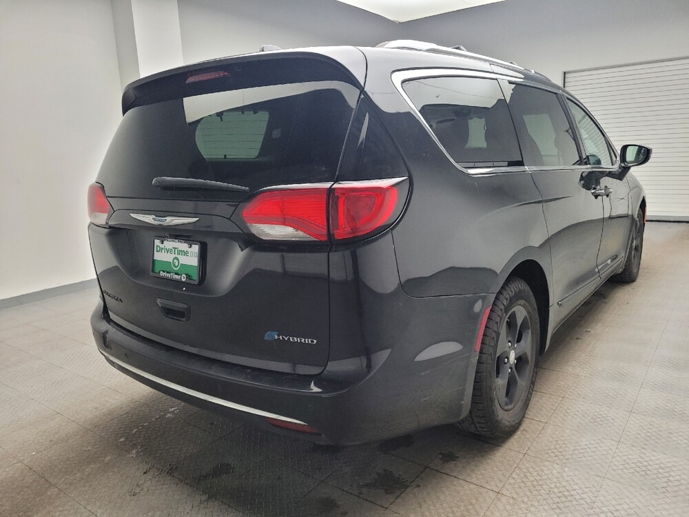 2018 Chrysler Pacifica in Taylor, MI 48180 - 18098973 9