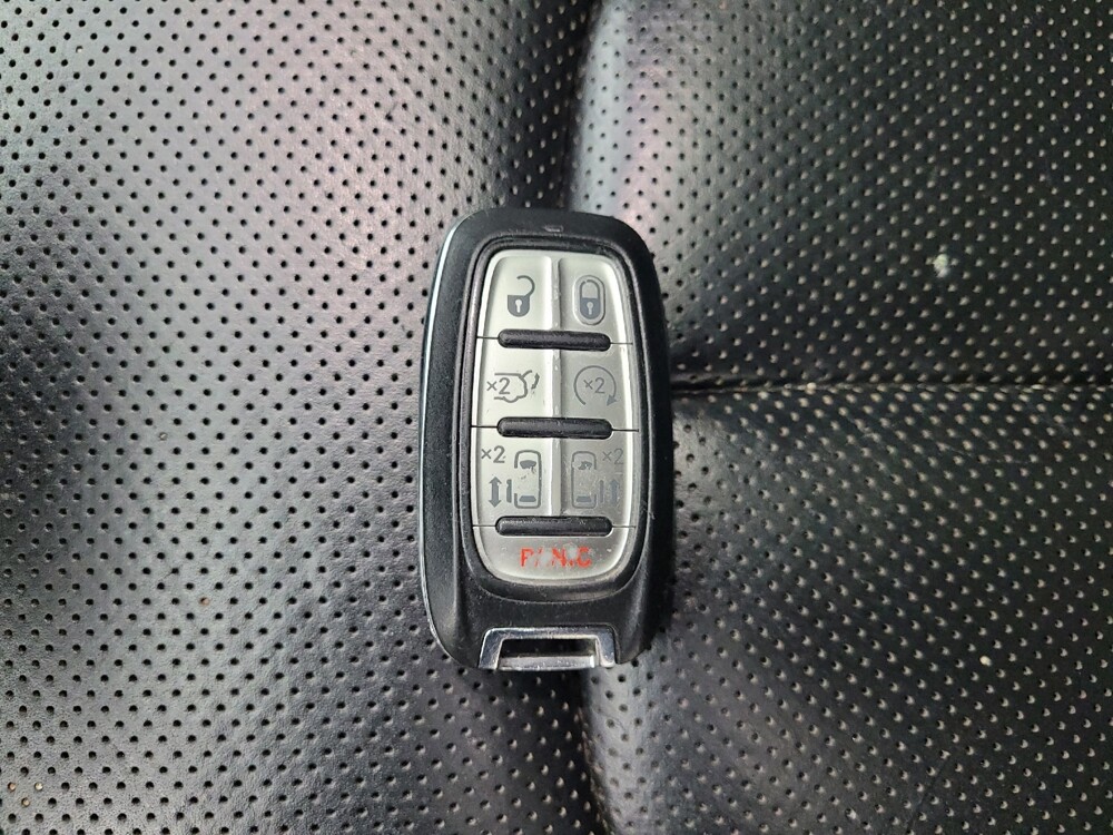 2018 Chrysler Pacifica in Taylor, MI 48180 - 18098973 32