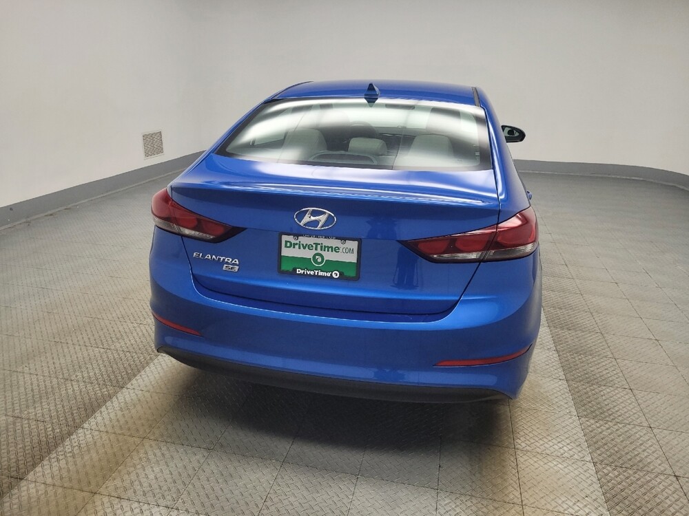 2017 Hyundai Elantra in Indianapolis, IN 46222 - 18098987 7