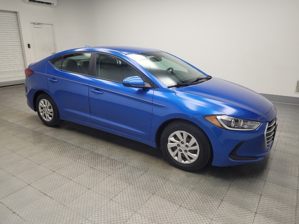 2017 Hyundai Elantra in Indianapolis, IN 46222 - 18098987 11