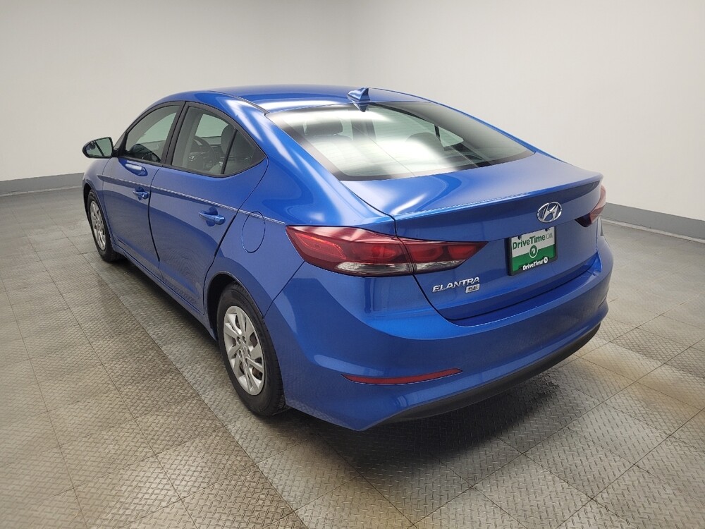 2017 Hyundai Elantra in Indianapolis, IN 46222 - 18098987 5