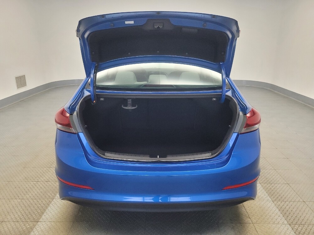 2017 Hyundai Elantra in Indianapolis, IN 46222 - 18098987 29