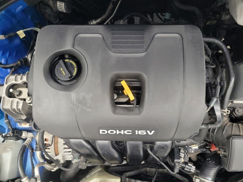 2017 Hyundai Elantra in Indianapolis, IN 46222 - 18098987 30