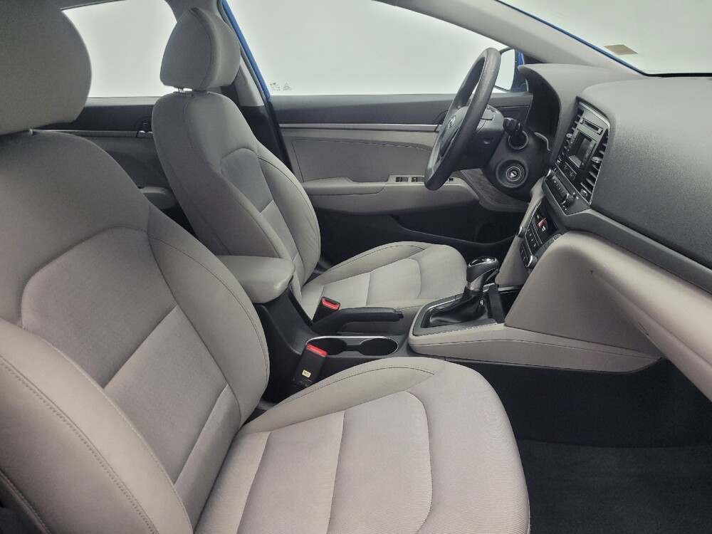 2017 Hyundai Elantra in Indianapolis, IN 46222 - 18098987 21