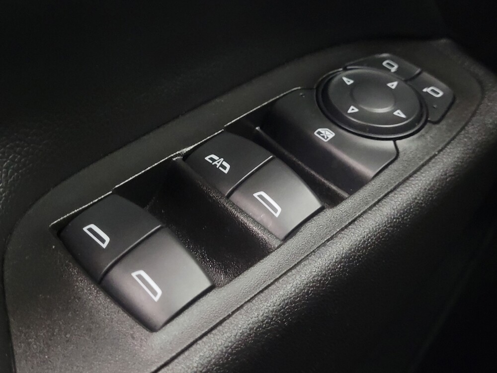 2020 Chevrolet Equinox in Indianapolis, IN 46219 - 18098990 27