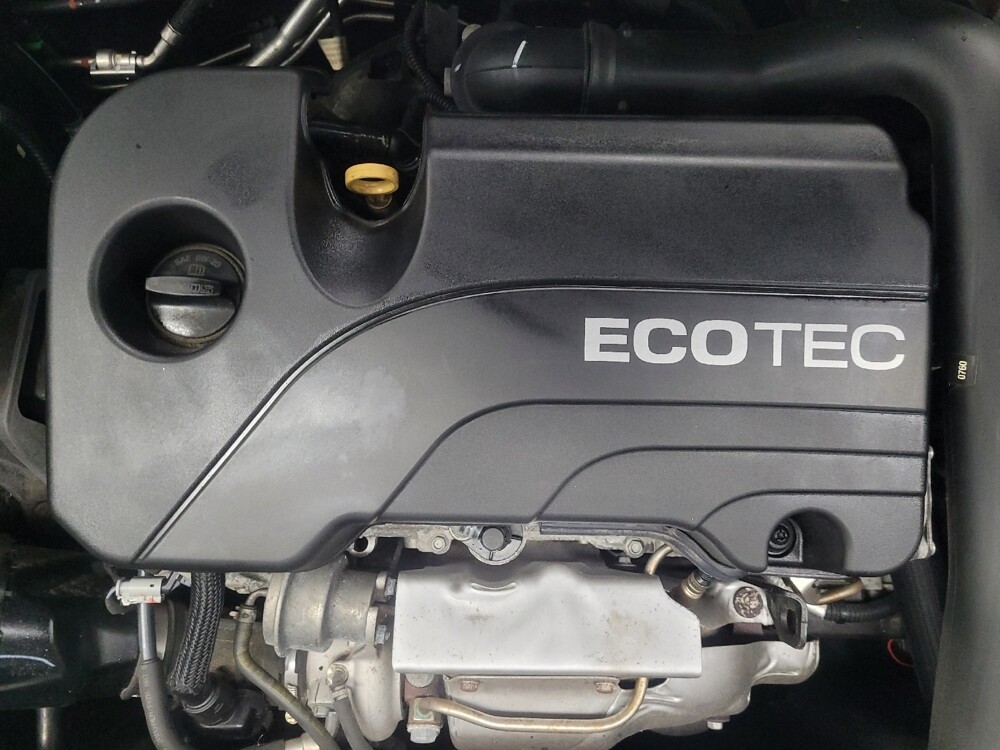 2020 Chevrolet Equinox in Indianapolis, IN 46219 - 18098990 30