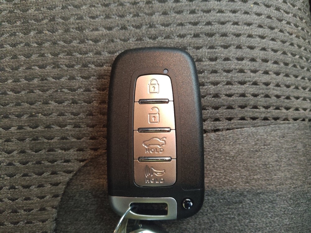 2020 Hyundai Santa Fe in Des Moines, IA 50310 - 18098991 32