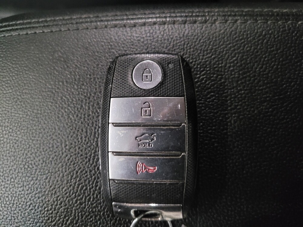 2016 Kia Optima in Glen Burnie, MD 21061 - 18099002 32