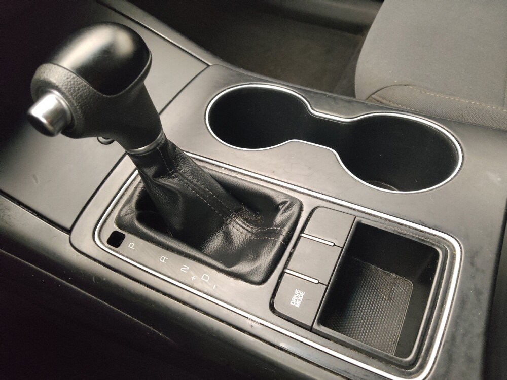 2018 Kia Sorento in Houston, TX 77074 - 18099008 26