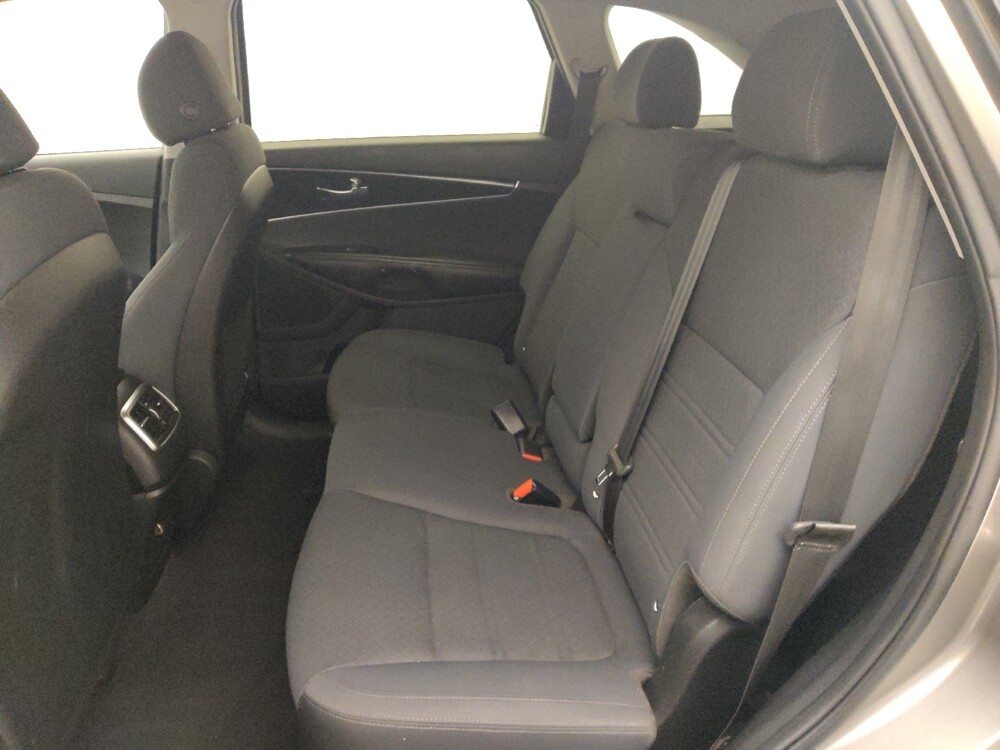2018 Kia Sorento in Houston, TX 77074 - 18099008 18