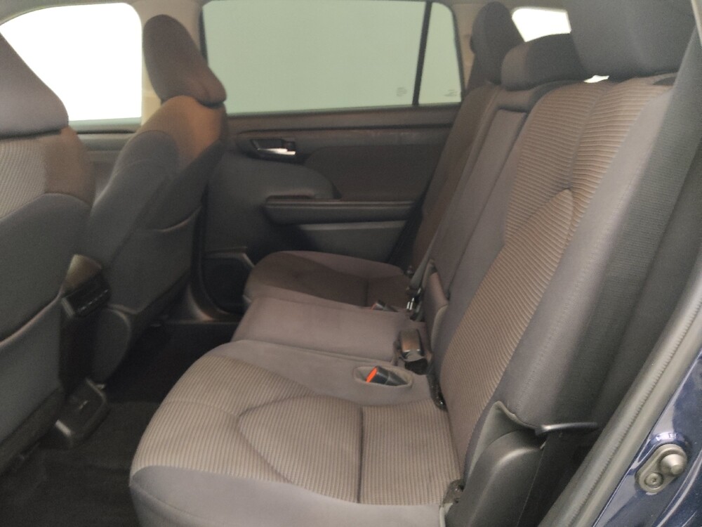 2022 Toyota Highlander in Fort Myers, FL 33907 - 18099019 18