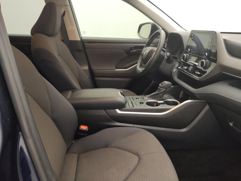 2022 Toyota Highlander in Fort Myers, FL 33907 - 18099019 21