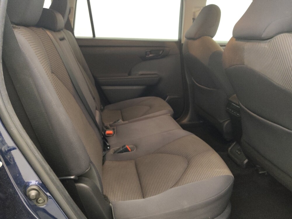 2022 Toyota Highlander in Fort Myers, FL 33907 - 18099019 19