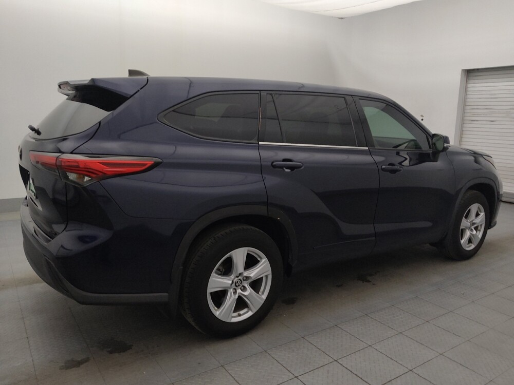 2022 Toyota Highlander in Fort Myers, FL 33907 - 18099019 10