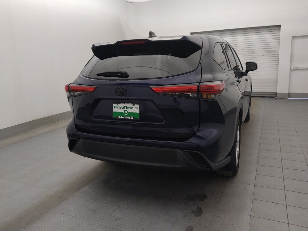 2022 Toyota Highlander in Fort Myers, FL 33907 - 18099019 7