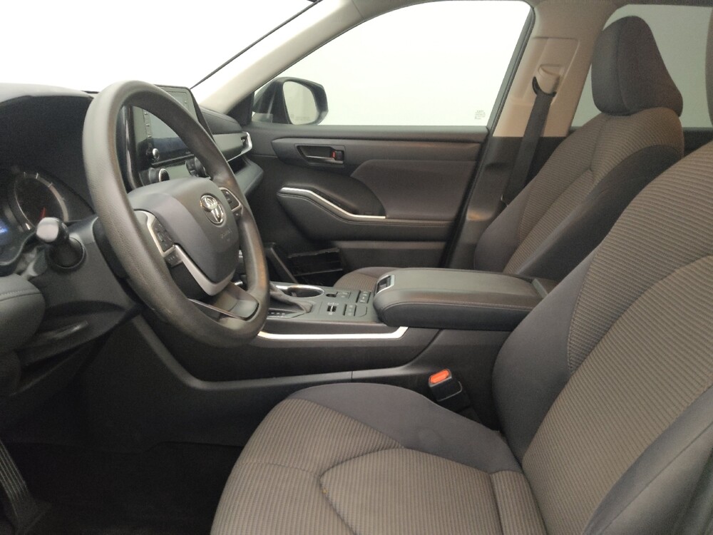 2022 Toyota Highlander in Fort Myers, FL 33907 - 18099019 17