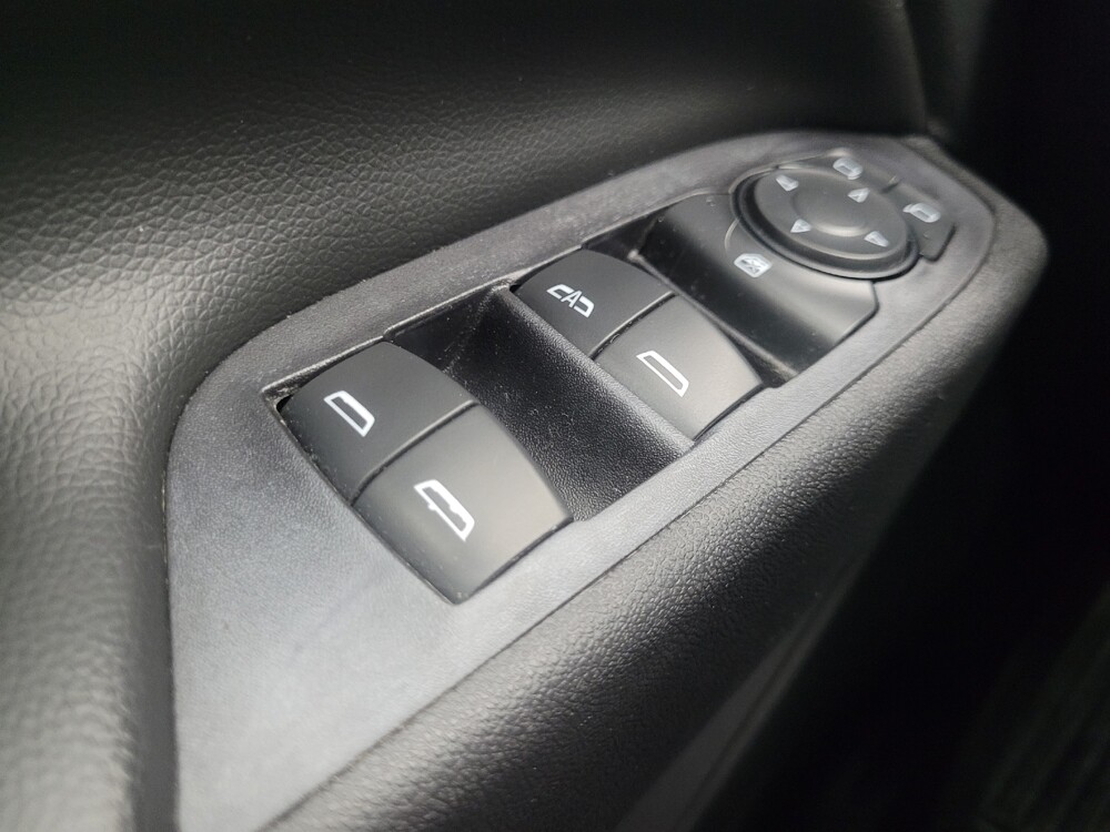 2019 Chevrolet Equinox in Mishawaka, IN 46545 - 18099026 27