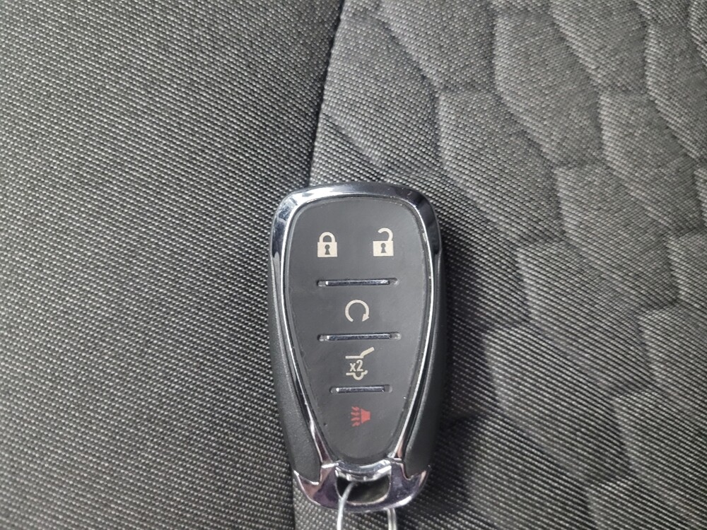 2019 Chevrolet Equinox in Mishawaka, IN 46545 - 18099026 32