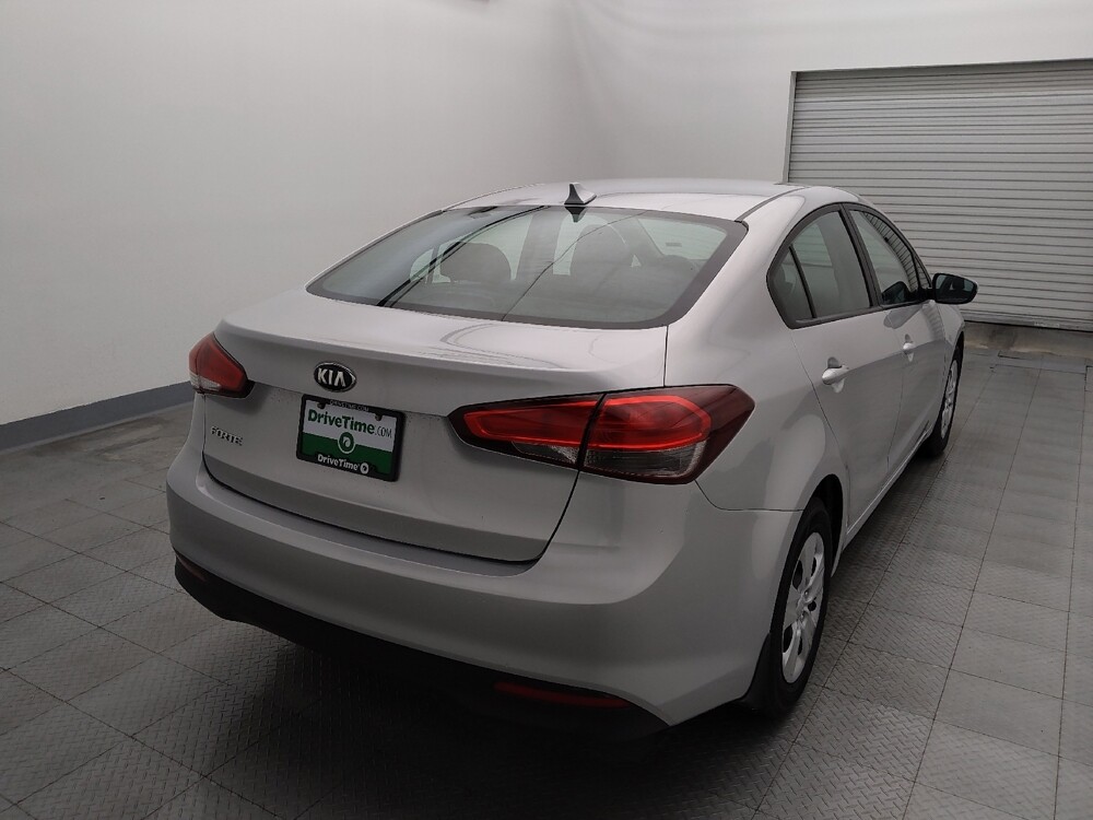 2018 Kia Forte in Houston, TX 77034 - 18099061 7