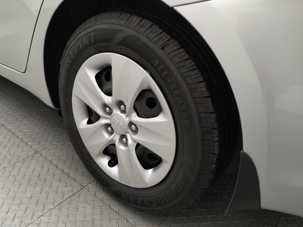 2018 Kia Forte in Houston, TX 77034 - 18099061 31