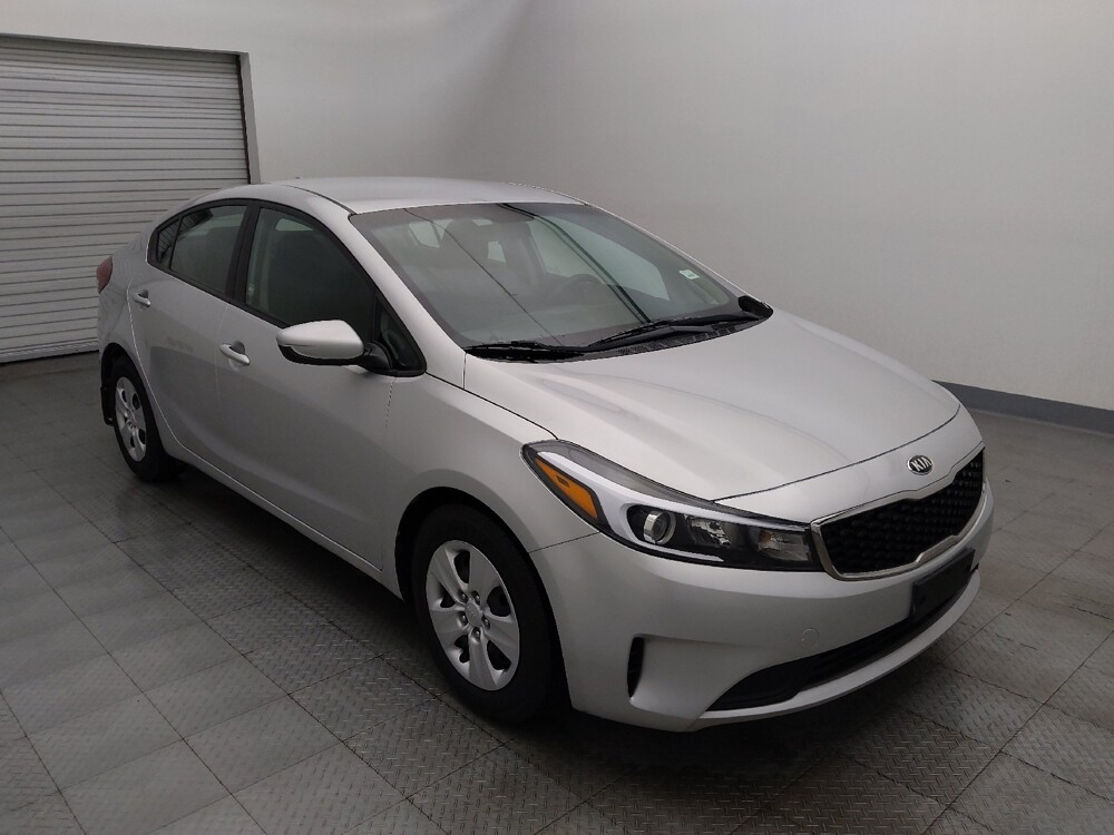 2018 Kia Forte in Houston, TX 77034 - 18099061 13