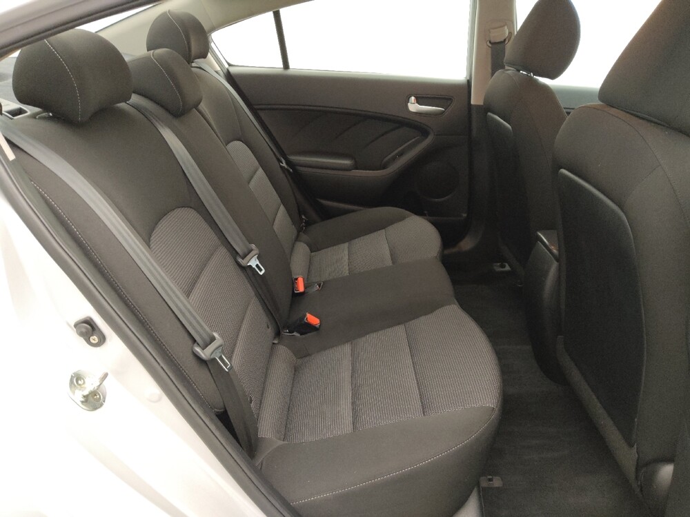 2018 Kia Forte in Houston, TX 77034 - 18099061 19