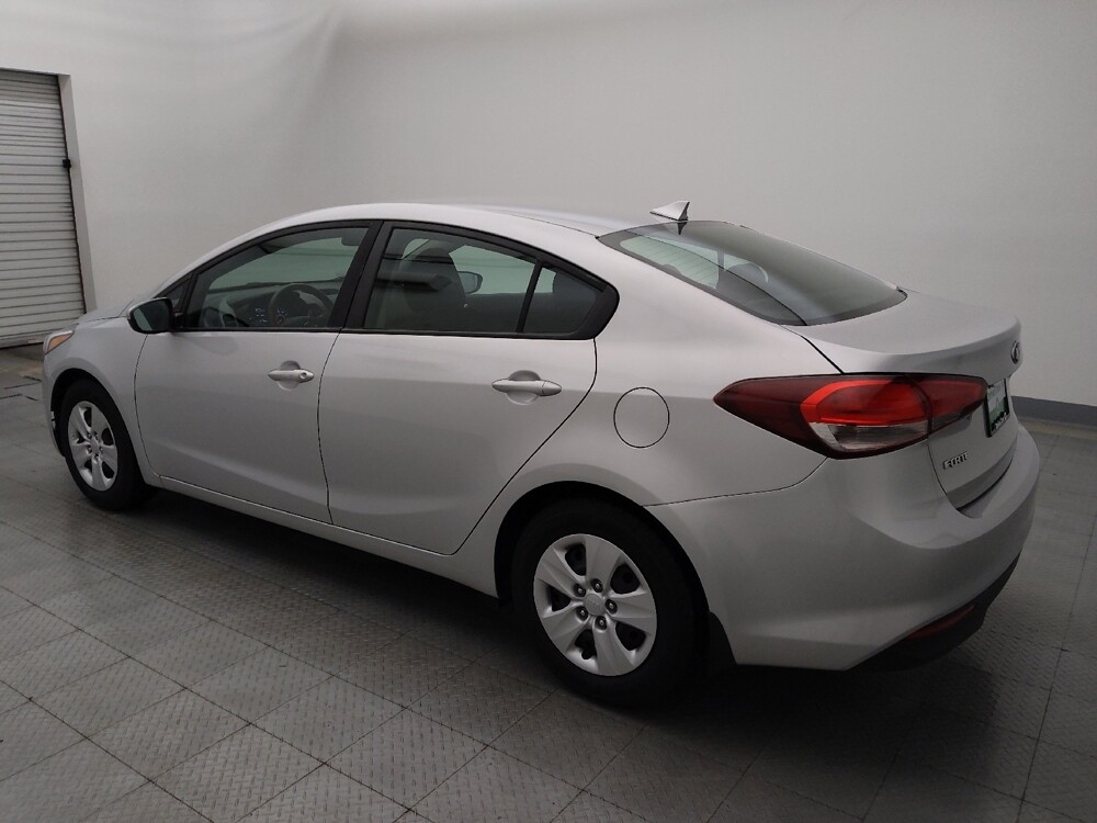 2018 Kia Forte in Houston, TX 77034 - 18099061 3