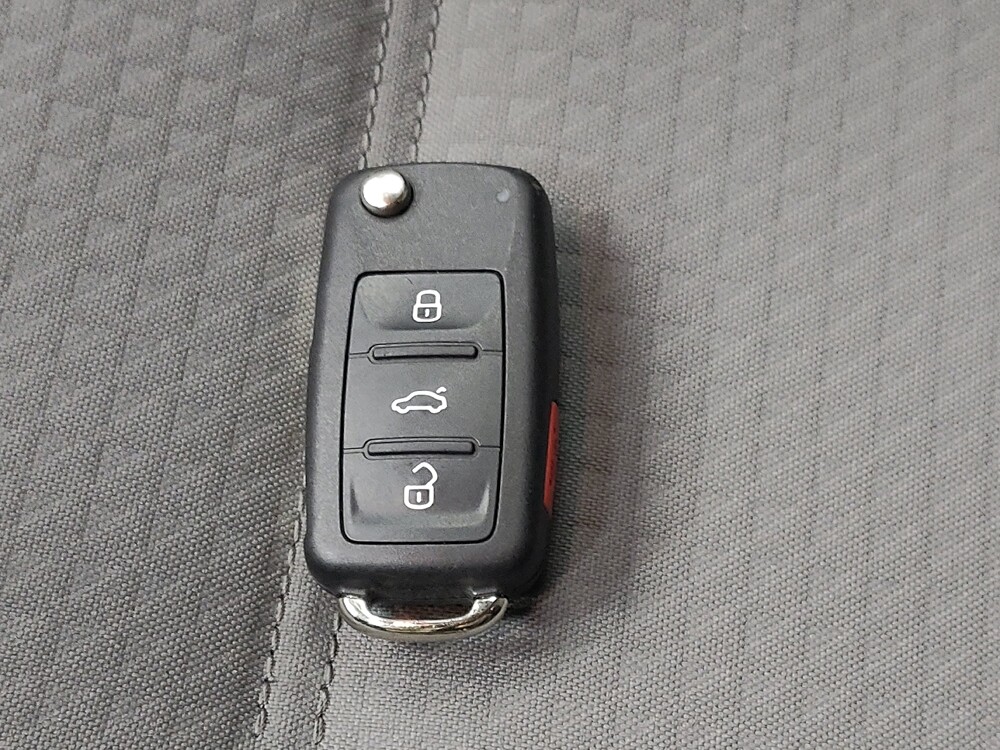 2017 Volkswagen Jetta in Winston-Salem, NC 27103 - 18099068 32