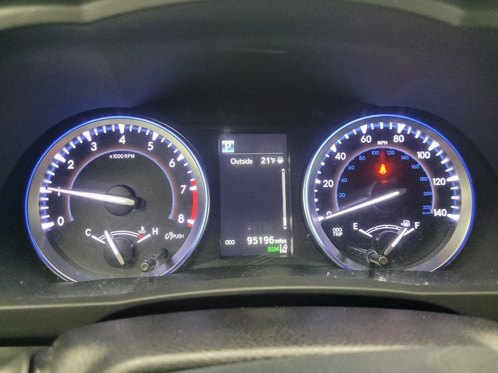 2018 Toyota Highlander in Highland, IN 46322 - 18099095 23