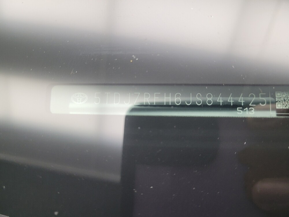 2018 Toyota Highlander in Highland, IN 46322 - 18099095 33