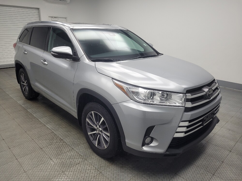 2018 Toyota Highlander in Highland, IN 46322 - 18099095 11