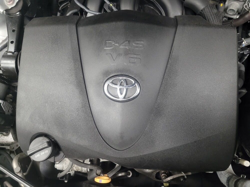 2018 Toyota Highlander in Highland, IN 46322 - 18099095 30