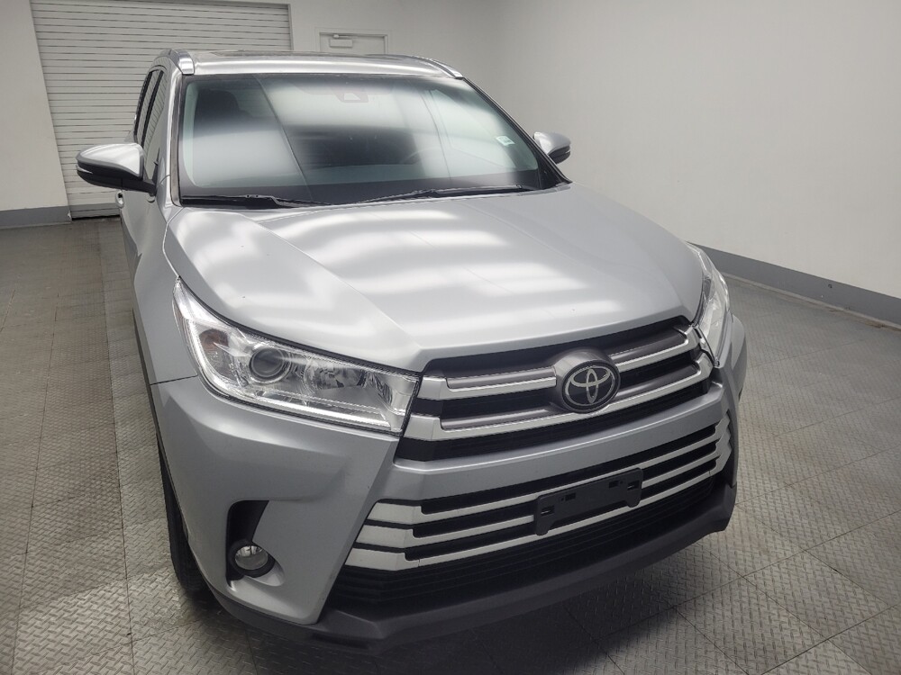 2018 Toyota Highlander in Highland, IN 46322 - 18099095 14