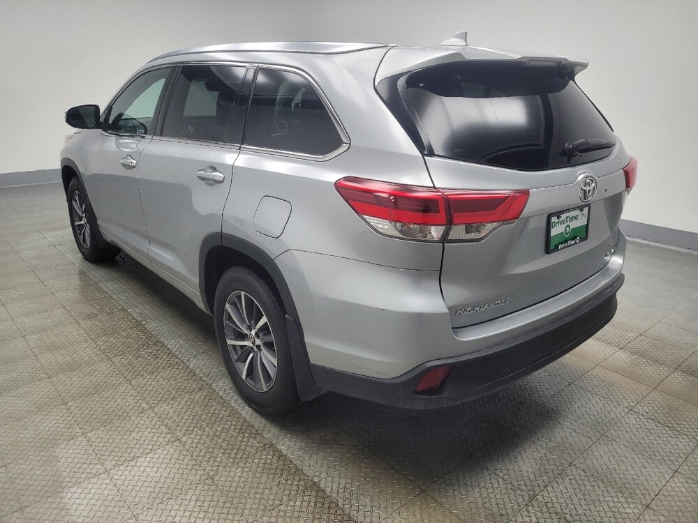 2018 Toyota Highlander in Highland, IN 46322 - 18099095 3