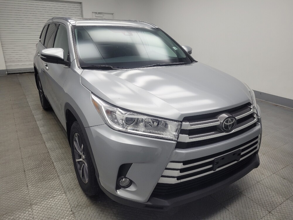 2018 Toyota Highlander in Highland, IN 46322 - 18099095 13