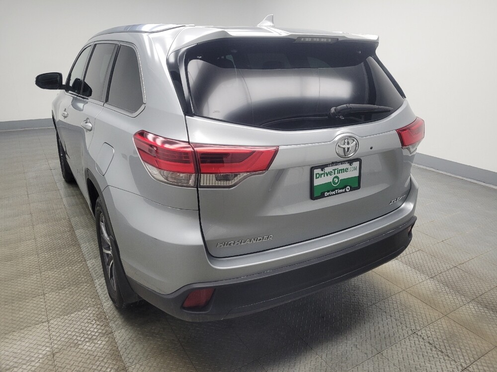 2018 Toyota Highlander in Highland, IN 46322 - 18099095 5