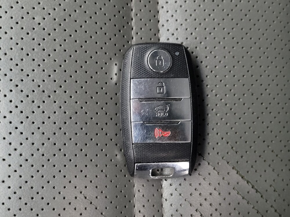 2016 Kia Sorento in Miami, FL 33157 - 18099097 32