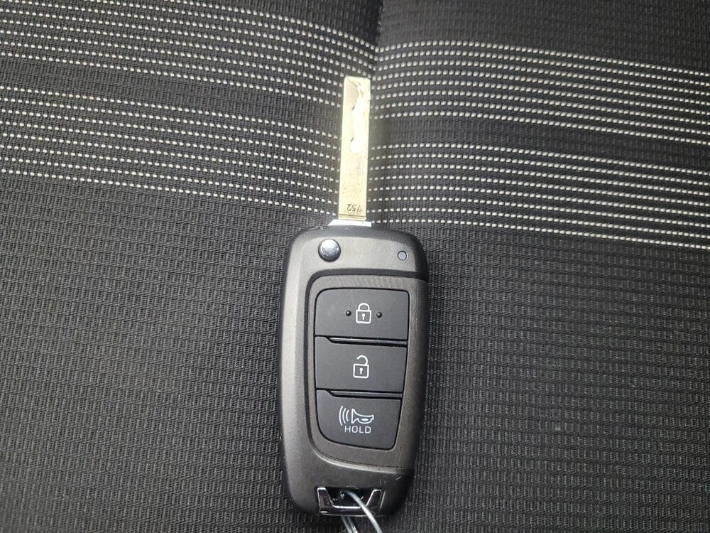 2020 Hyundai Venue in Indianapolis, IN 46222 - 18099102 32