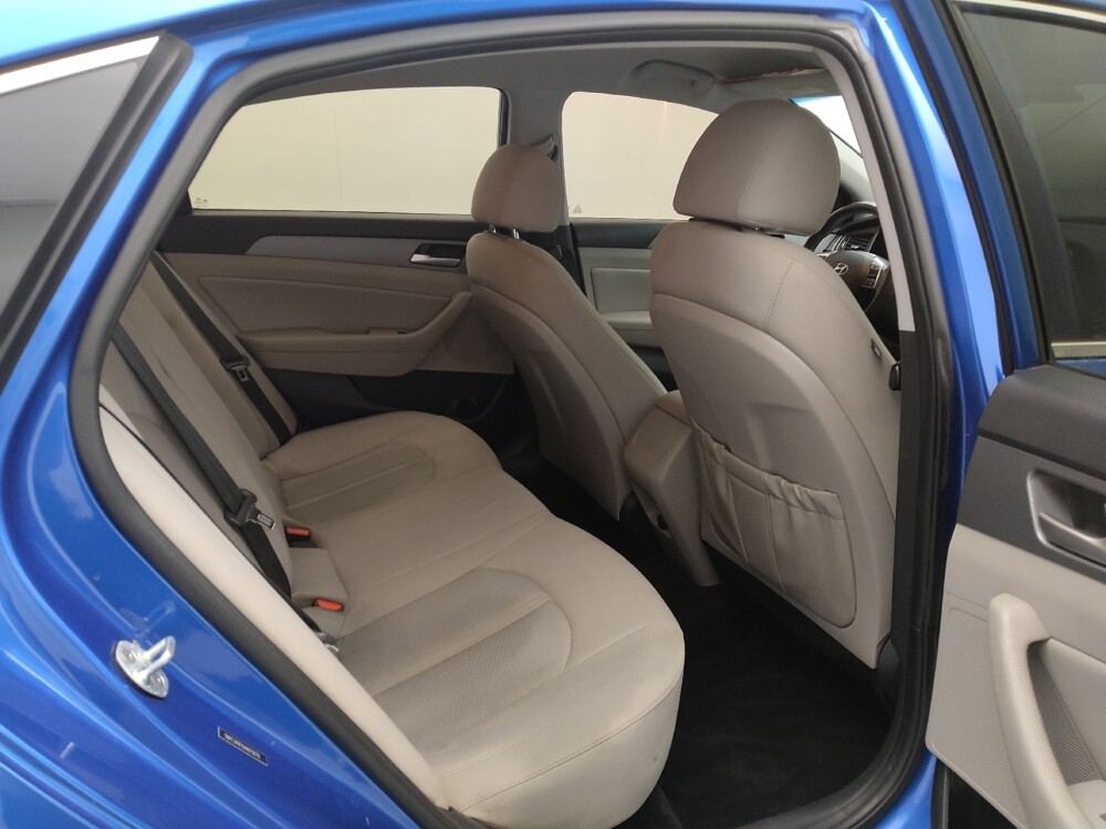 2018 Hyundai Sonata in Gladstone, MO 64118 - 18099104 19