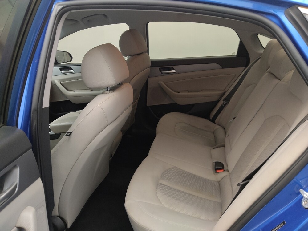 2018 Hyundai Sonata in Gladstone, MO 64118 - 18099104 18